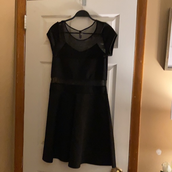 Dress - Picture 2 of 4